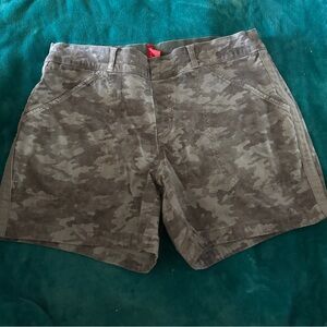 Woman's Camouflage Utility Shorts - Olive Green
